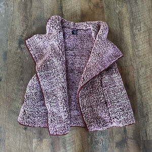 Women's Fantastic Fawn Vest Size L Purple Sherpa